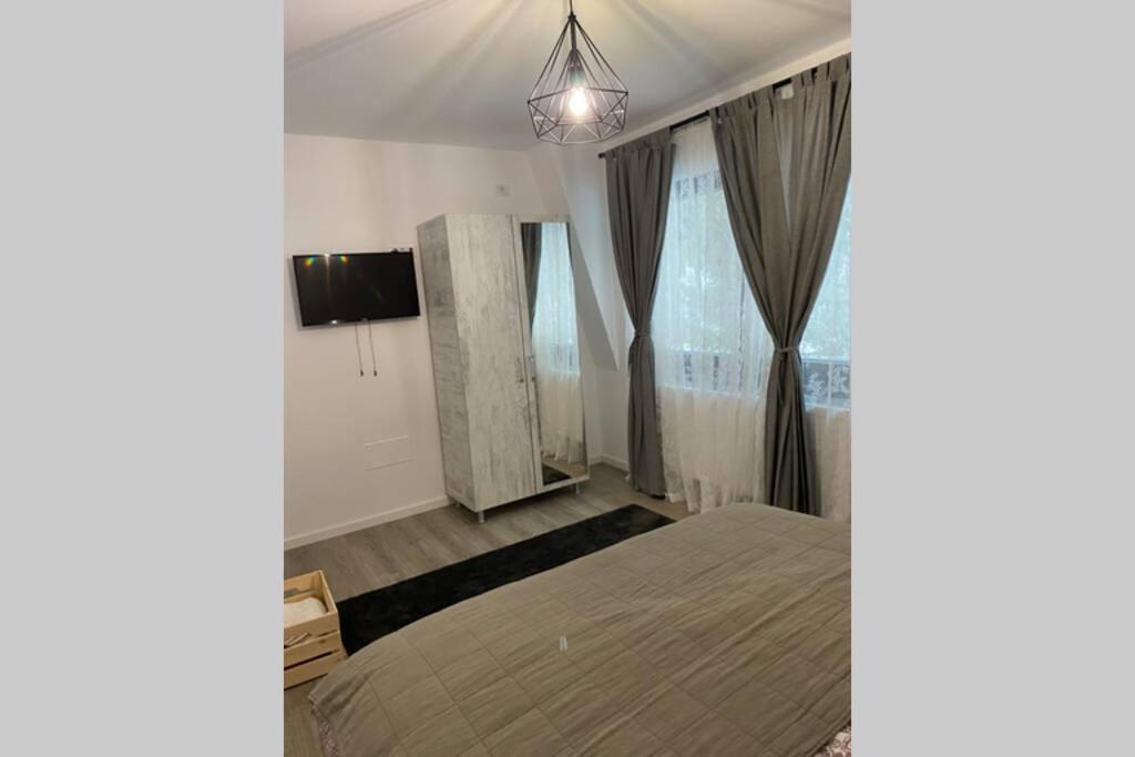 Casa Skadi, Zamora,Buşteni Buitenkant foto